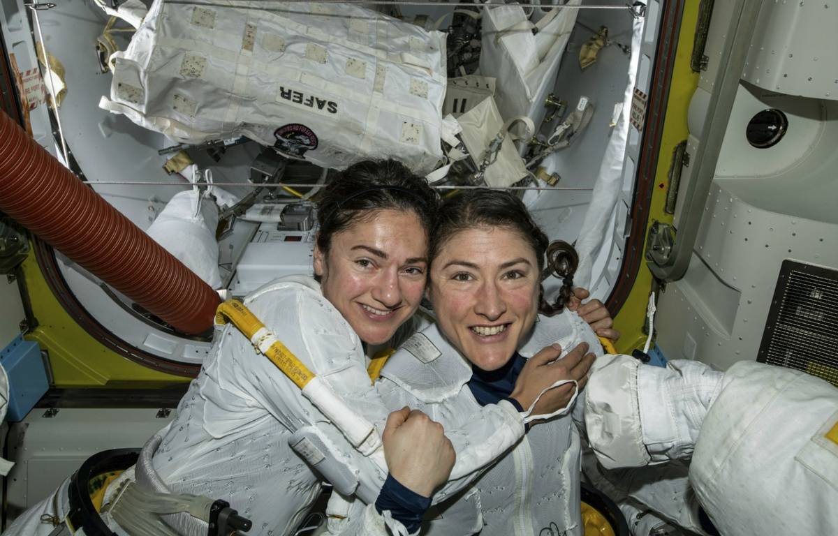 Jessica Meir et Christina Koch, les deux femmes astronautes de la Nasa actuellement présente sur la Station spatiale internationale. (ISS /AP/SIPA) Jessica Meir et Christina Koch, les deux femmes astronautes de la Nasa actuellement présente sur la Station spatiale internationale. (ISS /AP/SIPA)