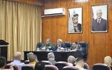 Les membres du conseil supérieur des urgences, à Qalqilya, discutent des détails de la nouvelle hausse de cas de coronavirus, le 2 juin 2020 (Crédit : Gouvernorat de Qalqilya sur Facebook)