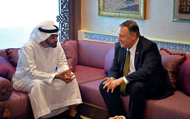 Le secrétaire d'État américain Mike Pompeo (à droite) rencontre le prince héritier d'Abou Dhabi, Mohamed bin Zayed al-Nahyan, à Abou Dhabi, aux Émirats arabes unis, le jeudi 19 septembre 2019. (Mandel Ngan/Pool via AP)