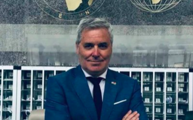 Leo Vinovezky, ambassadeur israélien à Abidjan, en Côte d’Ivoire. (Crédit : Twitter)