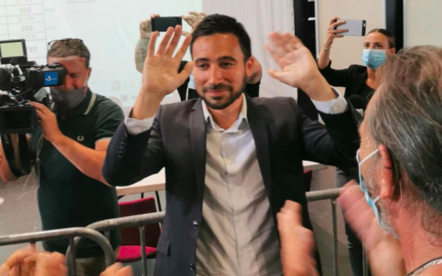 Romain Lopez, suite à sa victoire à la mairie de Moissac, le 28 juin 2020. (Crédit : Quentin Lamotte / Twitter)