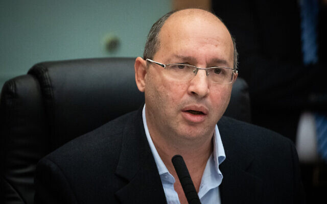 Le député Avi Nissenkorn, chef de la commission des arrangements de la Knesset, à la Knesset, le 11 décembre 2019. (Yonatan Sindel/Flash90) Le député Avi Nissenkorn, chef de la commission des arrangements de la Knesset, à la Knesset, le 11 décembre 2019. (Yonatan Sindel/Flash90)