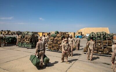 Le 2e Bataillon des 7e Marines emballant du matériel avant de se retirer de la base aérienne d'Al-Taqaddum, en Irak, en mars 2020. (Illustration / Domaine public)