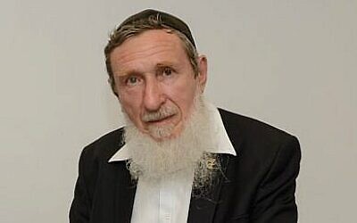 Le professeur et rabbin Daniel Sperber à la célébration d'ordination du premier groupe pour Harel Beit Midrash, le 9 juin 2015. (Sigal Krimolovski)