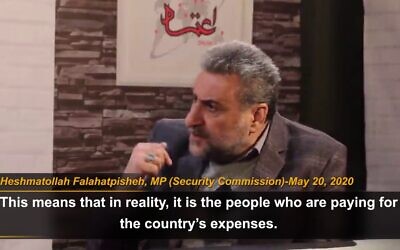 Le député iranien Heshmatollah Falahatpisheh durant son interview avec l’agence semi-officielle Etemad. (Crédit : capture d’écran YouTube / People's Mojahedin Organization of Iran - MEK IRAN)