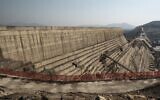 Sur cette photo du 26 décembre 2019, une vue globale du Grand barrage de la Renaissance (GERD), à proximité de Guba en Ethiopie.  (Photo par EDUARDO SOTERAS / AFP)