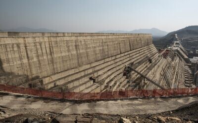 Sur cette photo du 26 décembre 2019, une vue globale du Grand barrage de la Renaissance (GERD), à proximité de Guba en Ethiopie.  (Photo par EDUARDO SOTERAS / AFP)