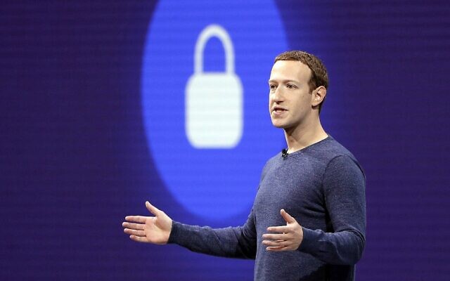 Le PDG de Facebook, Mark Zuckerberg, prononce le discours d'ouverture de la conférence des développeurs de Facebook, à San Jose, en Californie, le 1er mai 2018. (AP Photo / Marcio Jose Sanchez, File)