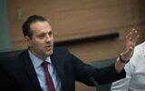 Le député et chef de la coalition actuel Miki Zohar lors d'une commission à la Knesset de Jérusalem, le 21 mai 2019 (Crédit : Yonatan Sindel/Flash90)