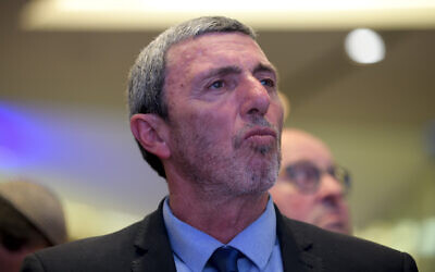 Le ministre de l'Education Rafi Peretz participe à une réunion du parti HaBayit HaYehudi à Tel Aviv, le 13 janvier 2020. (Gili Yaari/Flash90)