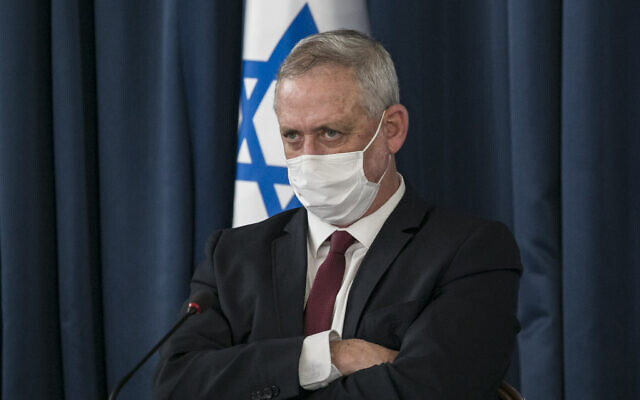 Le Premier ministre d'alternance et ministre de la Défense Benny Gantz à la réunion hebdomadaire de cabinet de Jérusalem, le 28 juin 2020. (Crédit : Olivier Fitoussi/Flash90) Le Premier ministre d'alternance et ministre de la Défense Benny Gantz à la réunion hebdomadaire de cabinet de Jérusalem, le 28 juin 2020. (Crédit : Olivier Fitoussi/Flash90)