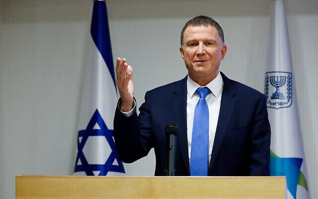 Le ministre de la Santé Yuli Edelstein lors d'une conférence de presse sur le coronavirus au ministère de la Santé de Jérusalem, le 6 juillet 2020. (Crédit : Olivier Fitoussi/Flash90) Le ministre de la Santé Yuli Edelstein lors d'une conférence de presse sur le coronavirus au ministère de la Santé de Jérusalem, le 6 juillet 2020. (Crédit : Olivier Fitoussi/Flash90)