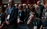 Quelque 5 000 fidèles juifs américains se joignent à un office du vendredi soir, le 13 décembre 2019. (Rob Dicker / Union for Reform Judaism / JTA)