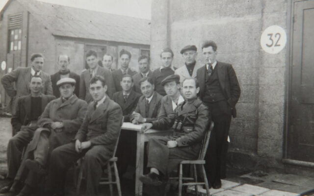 Hugo Heilbrunn et les membres de la cabane 32 (Autorisation/Famille de Hugo Heilbrunn)