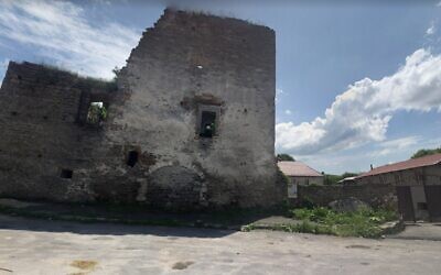 La porte de la ville de Sataniv, en Ukraine (Crédit : Google street)