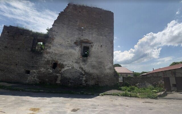 La porte de la ville de Sataniv, en Ukraine (Crédit : Google street)