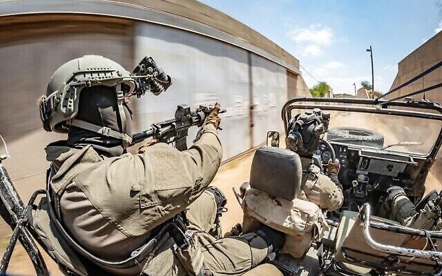 Des soldats de l'Unité Shaldag d'élite de l'Armée de l'Air israélienne participent à un exercice sur cette photo sans date. (Armée israélienne)