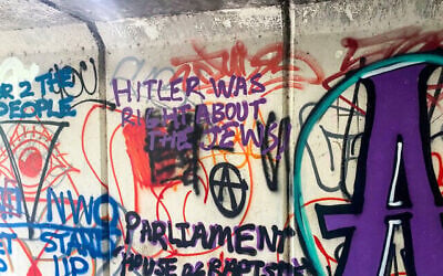 Des tags antisémite sur un mur au Royaume-Uni, photo non datée. (Community Security Trust)