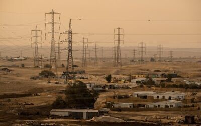 Photo d'illustration : Les villages non-reconnus autour de Ramat Hovav, dans le sud d'Israël souffrent d'un niveau élevé de pollution en raison des usines chimiques environnantes, le 27 décembre 2017 (Crédit : Yaniv Nadav/FLASH90)