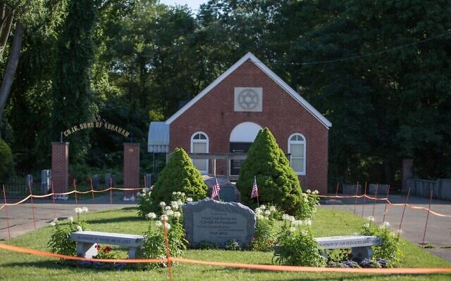 Le mémorial COVID-19 installé dans les cimetières juifs de Baker Street à Boston, Massachusetts, le 12 juillet 2020. (Elan Kawesch/The Times of Israel)