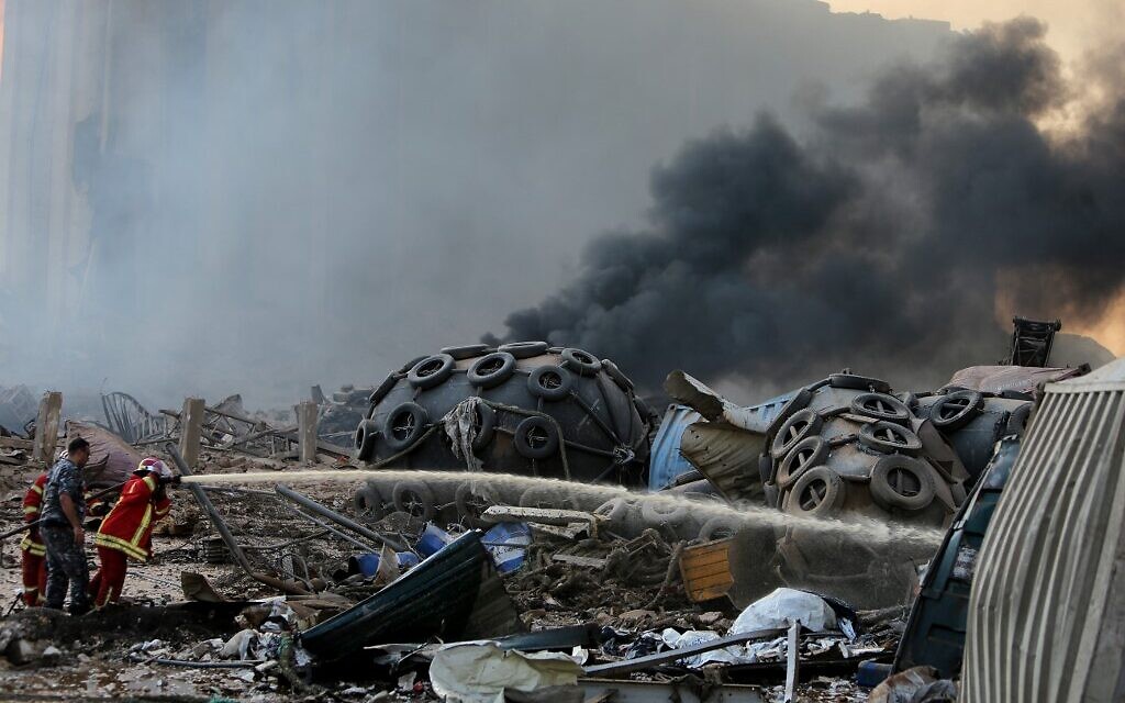 La scène d'une explosion dans le port de Beyrouth, le 4 août 2020. (Crédit : STR / AFP)