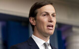 Le conseiller du président américain Donald Trump à la Maison Blanche, Jared Kushner, au cours d'une conférence de presse à Washington, le 13 août 2020. (Crédit : 'AP Photo/Andrew Harnik)