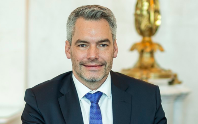 Le ministre de l'Intérieur Karl Nehammer au Conseil des ministres du 8 janvier 2020 au ministère fédéral des Finances. (Crédit : BKA / CC BY 2.0)