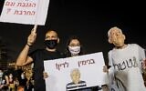 Un manifestant portant un masque  du Premier ministre "Benjamin Netanyahu" participe à une manifestation contre le gouvernement à Tel Aviv, le 1 août 2020.(Jack Guez/AFP)