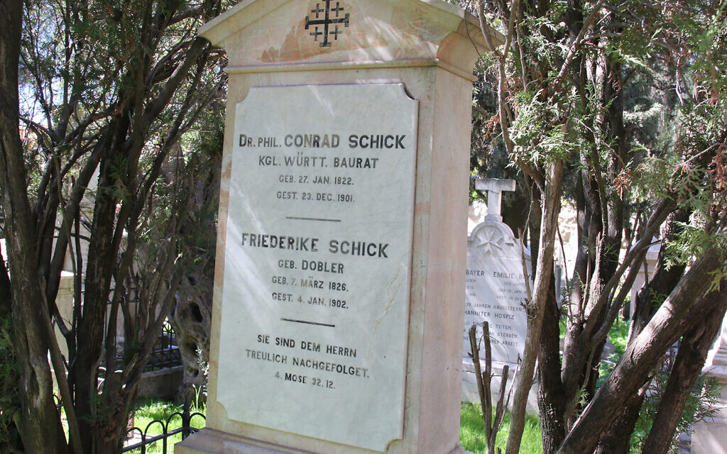 La tombe de Conrad Schick, un Conrad Schick, un missionnaire, artisan et archéologue qui a conçu certains des édifices les plus notables de Jérusalem.  (Shmuel Bar-Am)