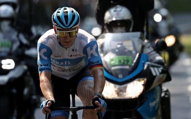 Le coureur André Greipel de l'équipe Israel Start-Up Nation sur le Tour de France, le 16 septembre 2020. (KENZO TRIBOUILLARD / AFP) Le coureur André Greipel de l'équipe Israel Start-Up Nation sur le Tour de France, le 16 septembre 2020. (KENZO TRIBOUILLARD / AFP)
