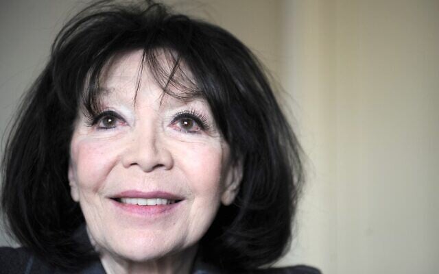 La chanteuse Juliette Gréco en 2009. (BORIS HORVAT / AFP) La chanteuse Juliette Gréco en 2009. (BORIS HORVAT / AFP)