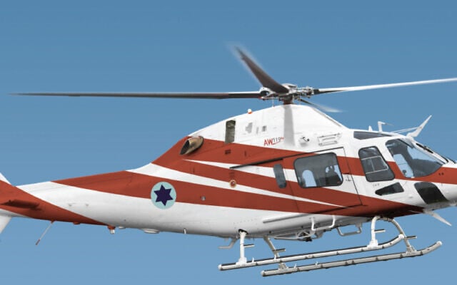 Un hélicoptère d'entraînement italien AW119KX, dont 12 ont été achetés par Israël dans le cadre d'un accord commercial de défense avec Rome le 23 septembre 2020. (Ministère de la Défense)