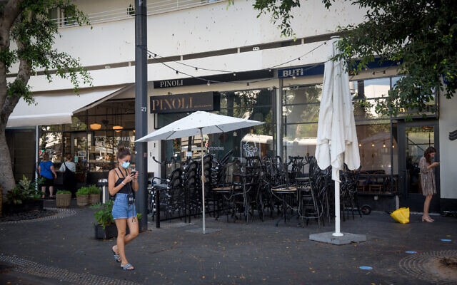 Des cafés et des restaurants fermés à Tel Aviv, le 22 septembre 2020 (Crédit : Miriam Alster/Flash90) Des cafés et des restaurants fermés à Tel Aviv, le 22 septembre 2020 (Crédit : Miriam Alster/Flash90)