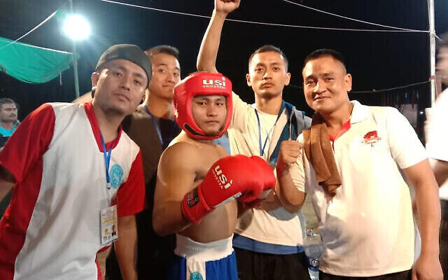 Le champion de kickboxing Obed Hrangchal a remporté des médailles en Inde dans plusieurs arts martiaux avant de s'installer en Israël. (Autorisation : Shavei Israel/via JTA) Le champion de kickboxing Obed Hrangchal a remporté des médailles en Inde dans plusieurs arts martiaux avant de s'installer en Israël. (Autorisation : Shavei Israel/via JTA)