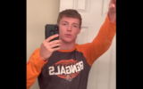 Le second lieutenant Nathan Freihofer dans une vidéo TikTok postée le 28 août 2020. (Capture d'écran/Twitter)
