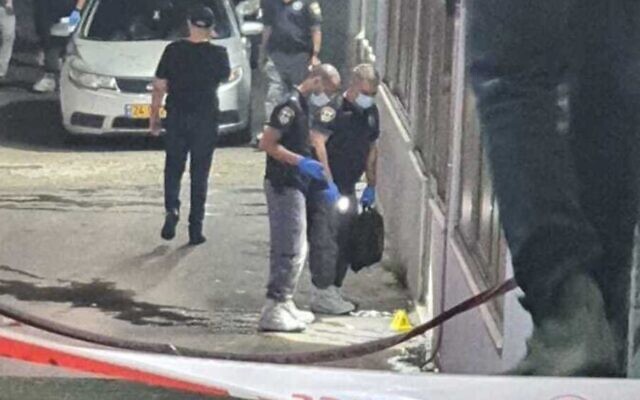 La scène d'un double homicide présumé à Nazareth, le 17 septembre 2020 (Crédit : Police israélienne)