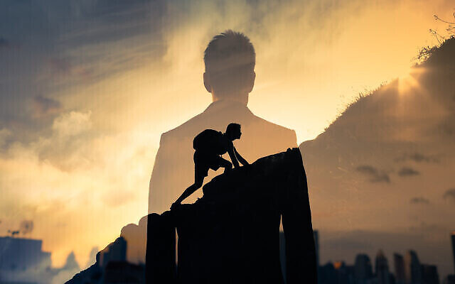 Gravir les marches du succès. (kieferpix; iStock by Getty Images).