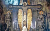 La peinture murale "La Crucifixion" dans l'église du Saint Rosaire à Oldham par l'artiste George Mayer-Marton. (Succession de George Mayer-Marton)