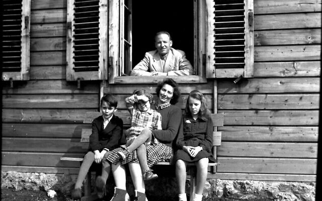 Otto von Wachter avec sa famille en Autriche pendant l'été 1948. (Avec l'aimable autorisation de Horst Wächter)