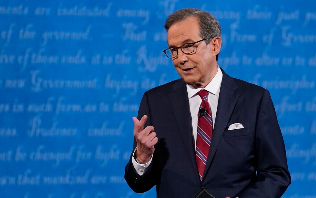 Le présentateur de Fox News, Chris Wallace, avant le début du premier débat présidentiel américain, le 29 septembre 2020, à Cleveland. (Crédit : AP Photo/Patrick Semansky)