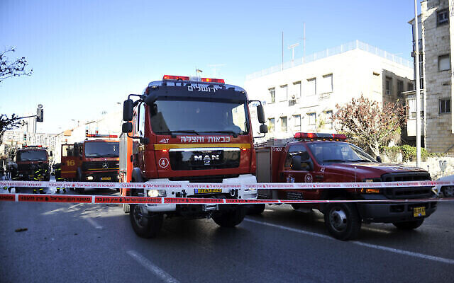 Illustration : des camions des services de pompiers israéliens, le 9 janvier 2012. (Uri Lenzi/Flash90) Illustration : des camions des services de pompiers israéliens, le 9 janvier 2012. (Uri Lenzi/Flash90)