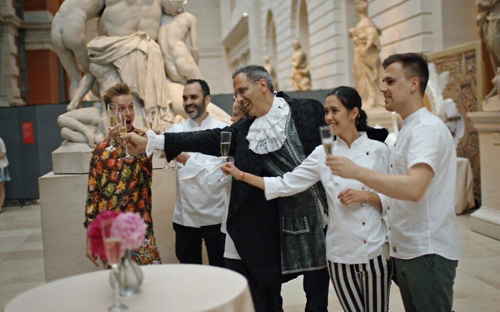 Yotam Ottolenghi, Dominique Ansel, Dinara Kasko et Sam Bompas dans le documentaire "Ottolenghi and the Cakes of Versailles" de Laura Gabber. (Autorisation : IFC Films)