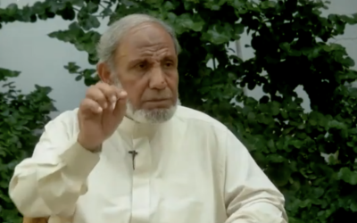 Le chef adjoint du Hamas à Gaza, Mahmoud al-Zahar, réprimande l'Autorité palestinienne pour avoir "lié son destin à l'occupation israélienne" dans une interview à la télévision iranienne Al-Alam, 27 octobre 2020. (Capture d'écran : YouTube)