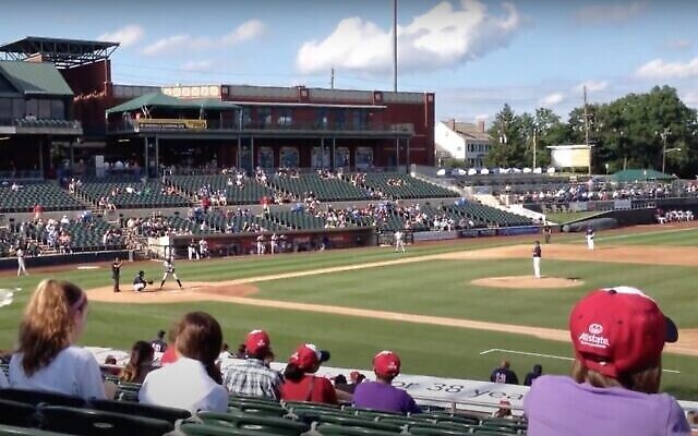 Capture écran d'un match de baseball au TD Bank Ballpark à Bridgewater, dans le NEw Jersey. (Capture écran/YouTube) Capture écran d'un match de baseball au TD Bank Ballpark à Bridgewater, dans le NEw Jersey. (Capture écran/YouTube)