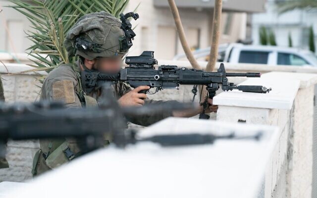 Des soldats de l'armée israélienne prennent part à un vaste exercice, "Flèche meurtrière", qui simule la guerre dans le nord, au mois d'octobre 2020. (Crédit : Armée israélienne) Des soldats de l'armée israélienne prennent part à un vaste exercice, "Flèche meurtrière", qui simule la guerre dans le nord, au mois d'octobre 2020. (Crédit : Armée israélienne)