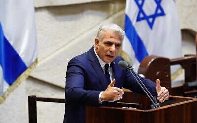 Le chef de l'opposition Yair Lapid à la Knesset, à l’investiture du 35e gouvernement d'Israël le 17 mai 2020. (Knesset/Adina Veldman)