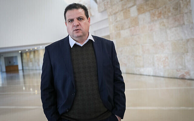 Le chef du parti de la Liste arabe unie, le député Ayman Odeh, à la Cour suprême de Jérusalem le 5 février 2020. (Yonatan Sindel/Flash90)
