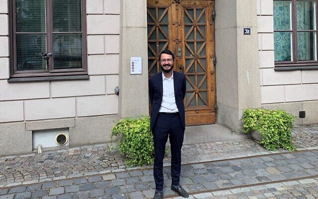 Le rabbin Mattias Amster, nouveau rabbin orthodoxe de Stockholm (Crédit : John Gradowski via JTA)