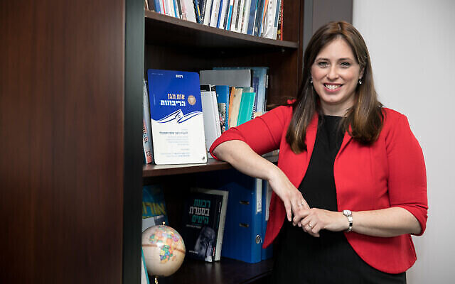Tzipi Hotovely à son bureau à Jérusalem, le 19 février 2020. (Olivier Fitoussi/Flash90)