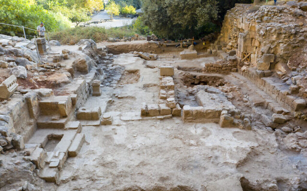 L'église byzantine datant d'environ 400 ans après l'ère commune, mise au jour dans la réserve naturelle de Panéas. (Crédit : Yaniv Cohen)